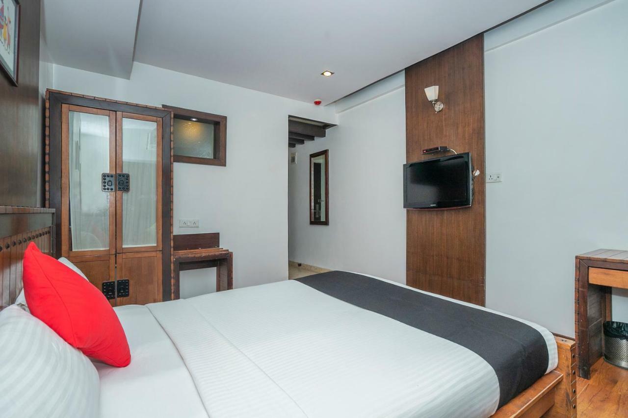 The Elite Royale Aparthotel Bangalore Exterior photo